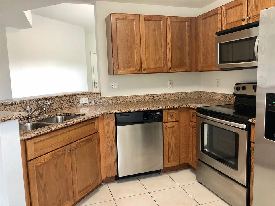 В аренду: $2,350 (2 спален, 2 ванн, 1071 Квадратных фут)