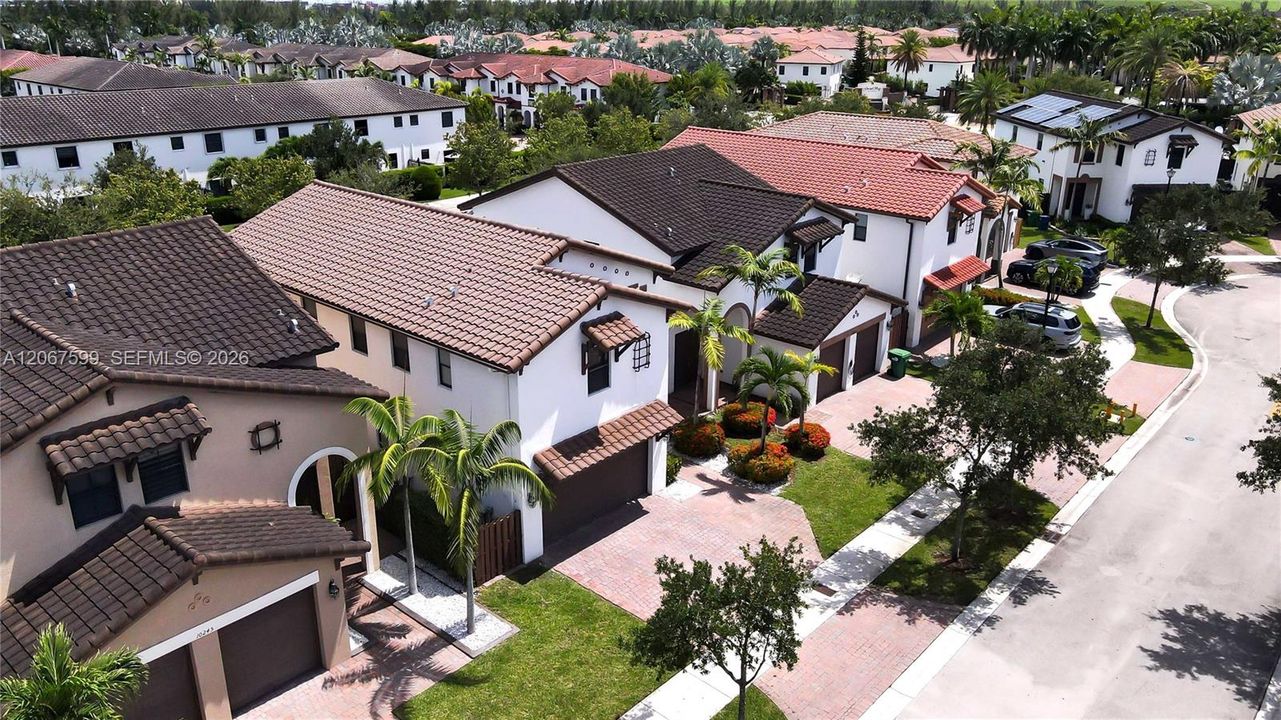 For Sale: $1,100,000 (4 beds, 3 baths, 2650 Square Feet)