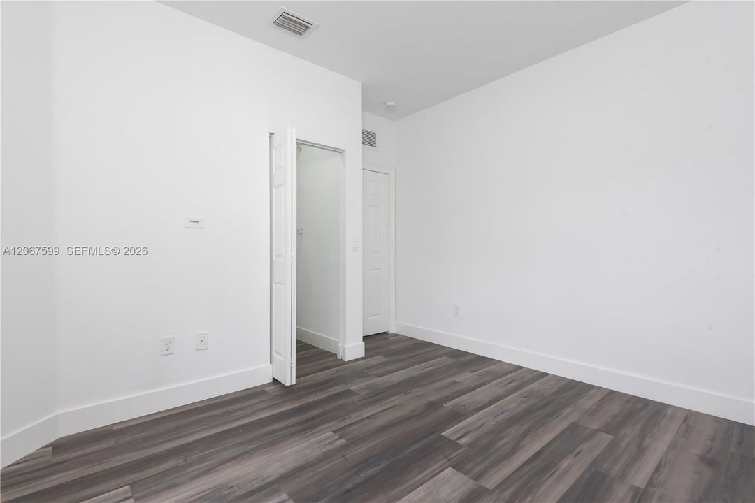 For Sale: $1,100,000 (4 beds, 3 baths, 2650 Square Feet)