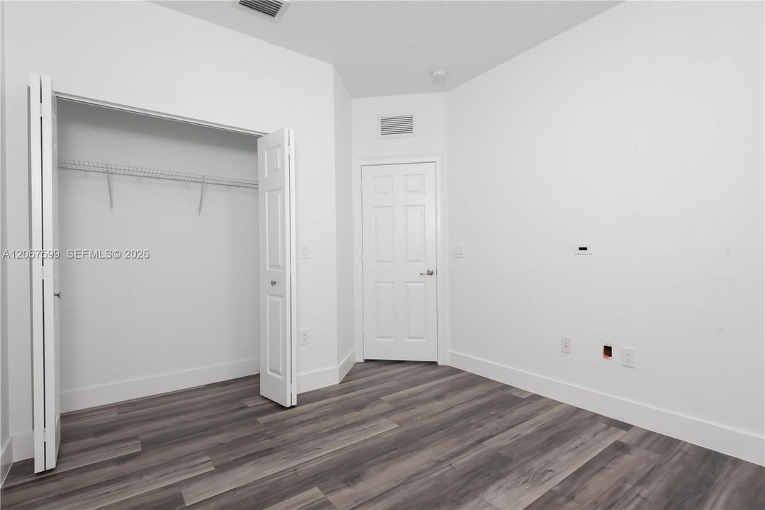 For Sale: $1,100,000 (4 beds, 3 baths, 2650 Square Feet)