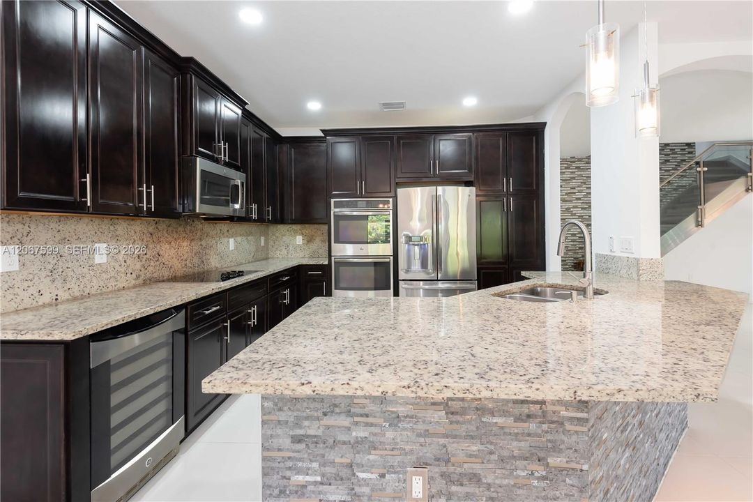 For Sale: $1,100,000 (4 beds, 3 baths, 2650 Square Feet)