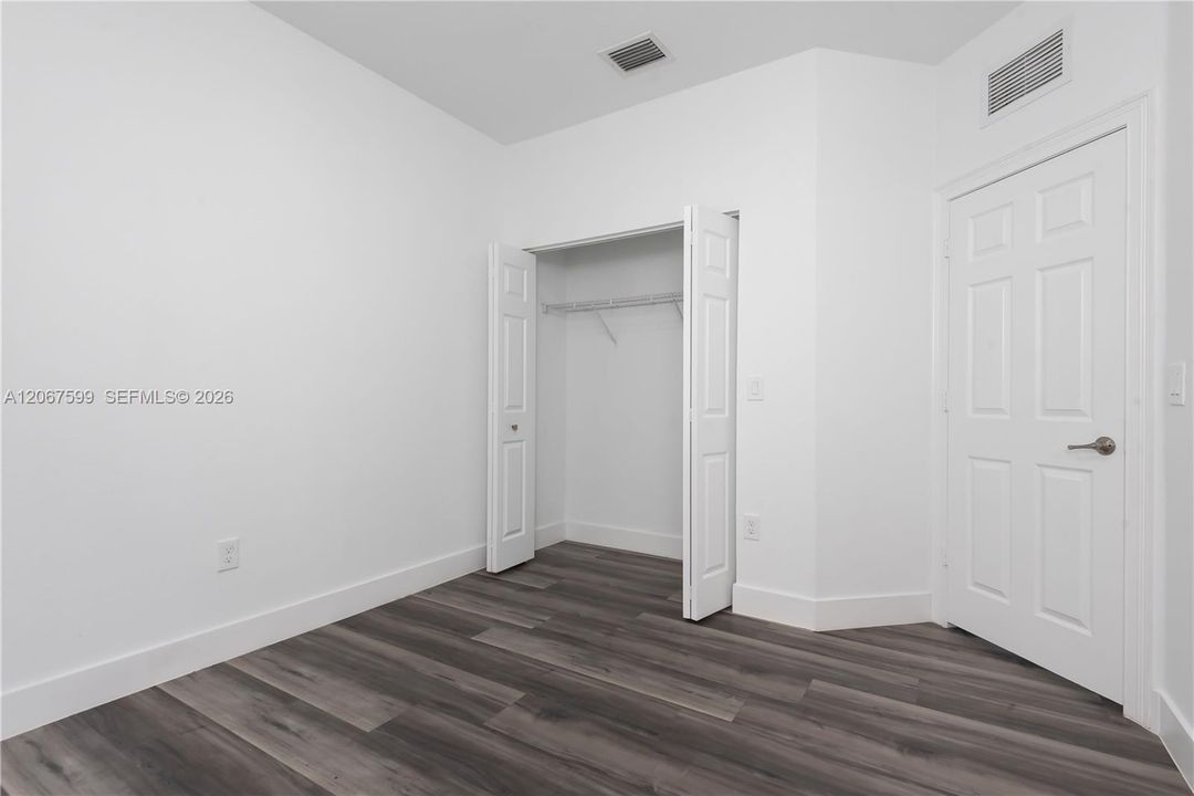 For Sale: $1,100,000 (4 beds, 3 baths, 2650 Square Feet)