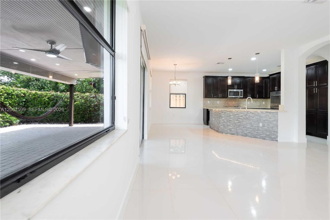 For Sale: $1,100,000 (4 beds, 3 baths, 2650 Square Feet)