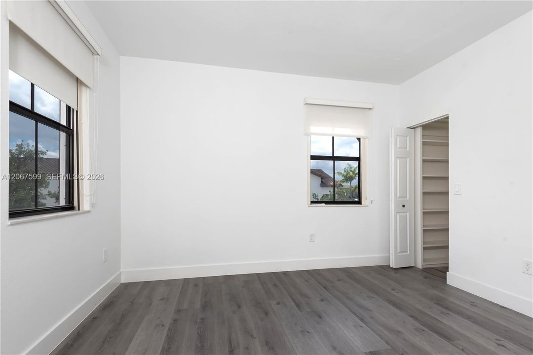 For Sale: $1,100,000 (4 beds, 3 baths, 2650 Square Feet)