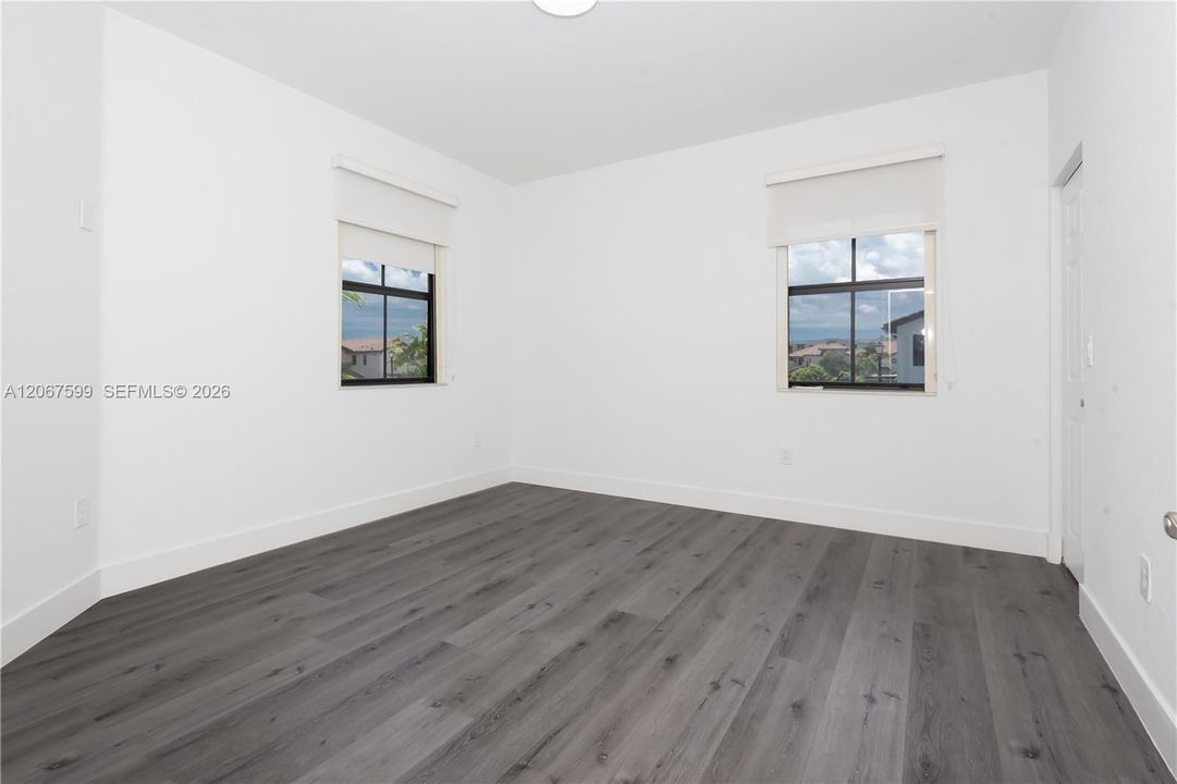 For Sale: $1,100,000 (4 beds, 3 baths, 2650 Square Feet)