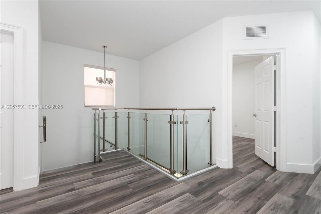 For Sale: $1,100,000 (4 beds, 3 baths, 2650 Square Feet)