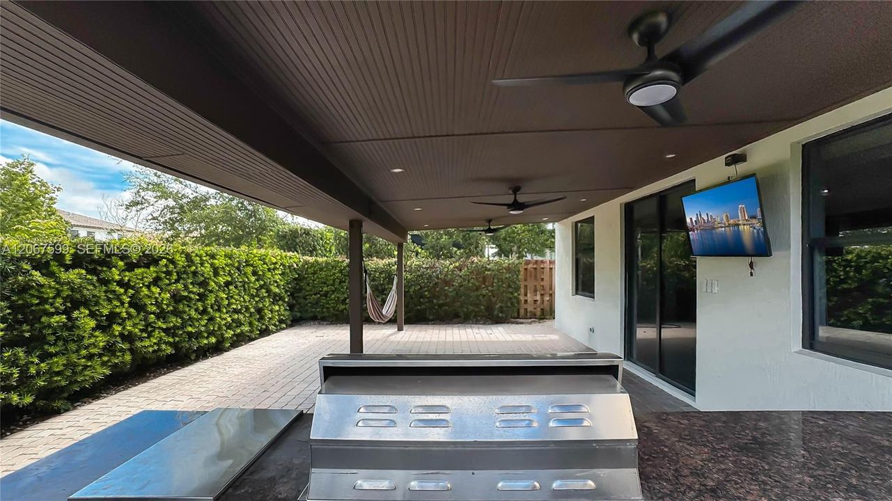 For Sale: $1,100,000 (4 beds, 3 baths, 2650 Square Feet)