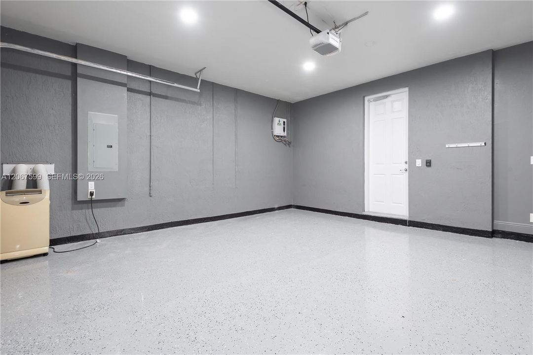 For Sale: $1,100,000 (4 beds, 3 baths, 2650 Square Feet)