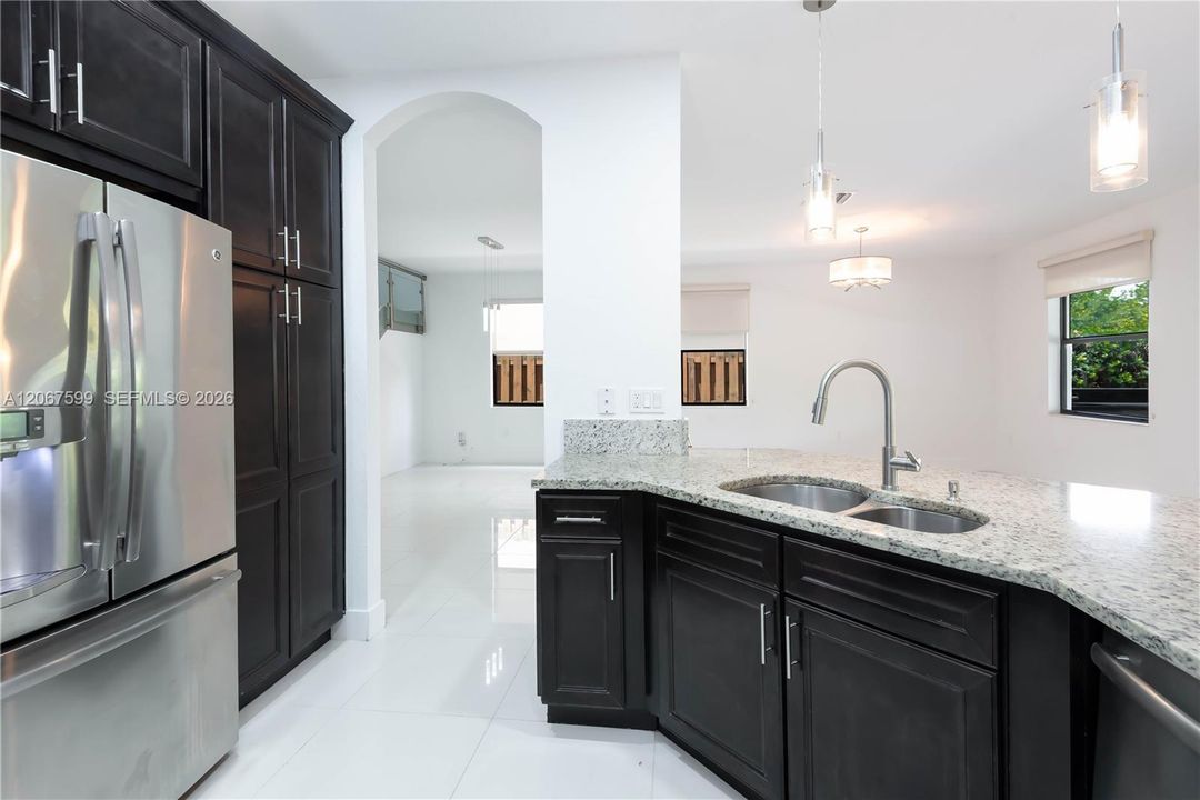 For Sale: $1,100,000 (4 beds, 3 baths, 2650 Square Feet)