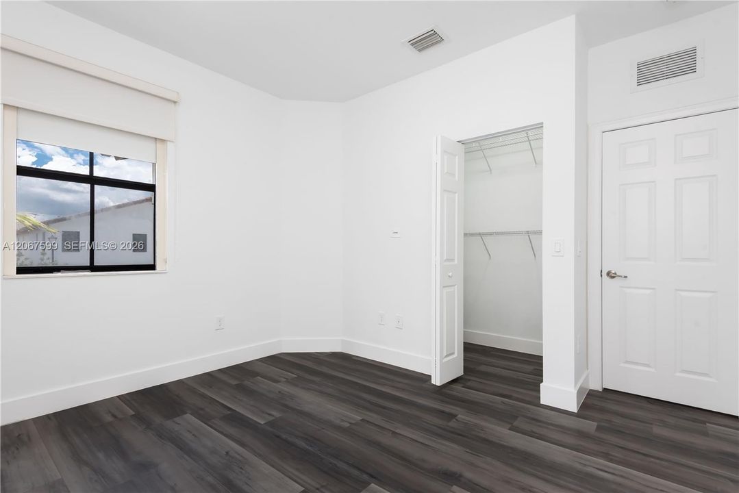 For Sale: $1,100,000 (4 beds, 3 baths, 2650 Square Feet)