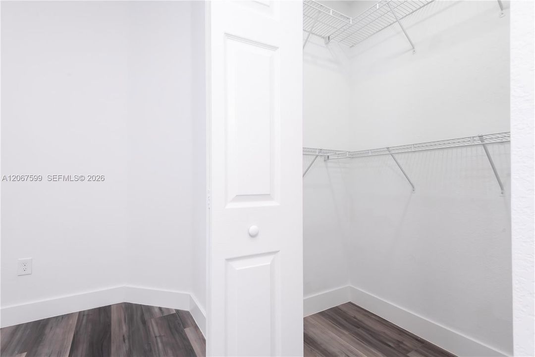 For Sale: $1,100,000 (4 beds, 3 baths, 2650 Square Feet)