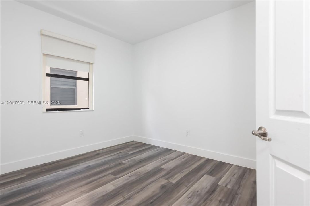 For Sale: $1,100,000 (4 beds, 3 baths, 2650 Square Feet)