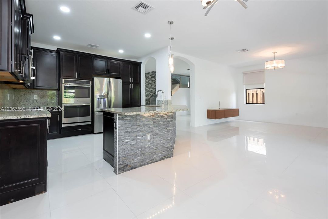 For Sale: $1,100,000 (4 beds, 3 baths, 2650 Square Feet)