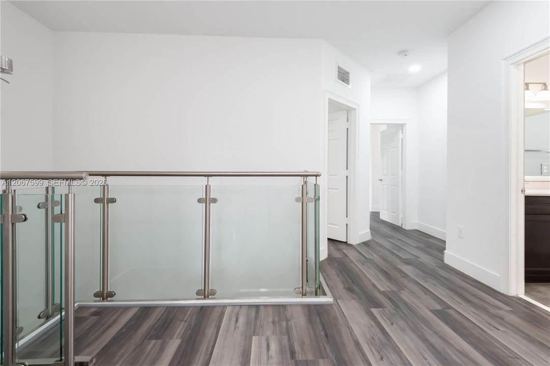 For Sale: $1,100,000 (4 beds, 3 baths, 2650 Square Feet)