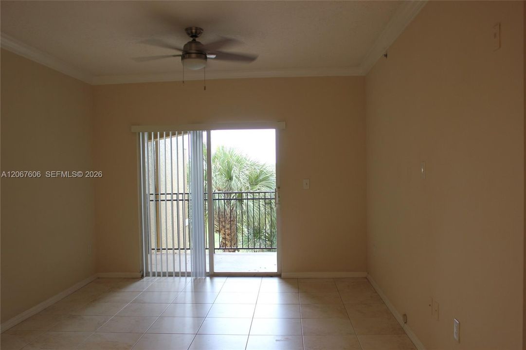 For Rent: $1,900 (1 beds, 1 baths, 690 Square Feet)