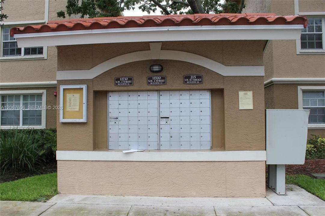For Rent: $1,900 (1 beds, 1 baths, 690 Square Feet)