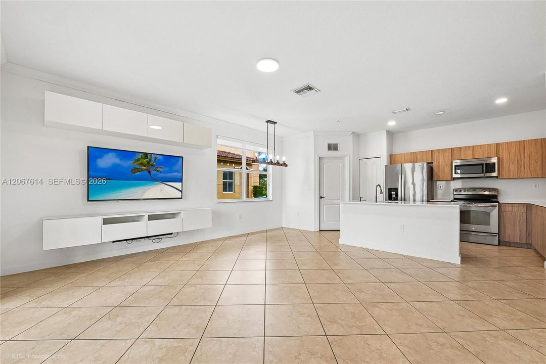 For Sale: $825,000 (4 beds, 2 baths, 2217 Square Feet)