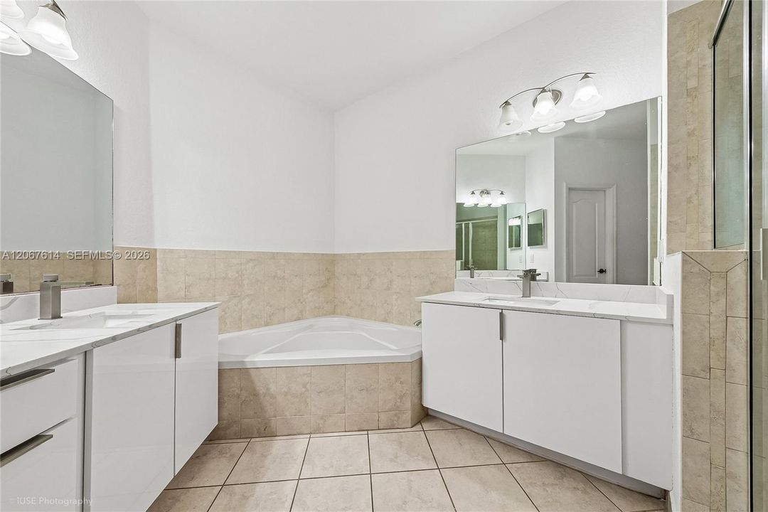 For Sale: $825,000 (4 beds, 2 baths, 2217 Square Feet)