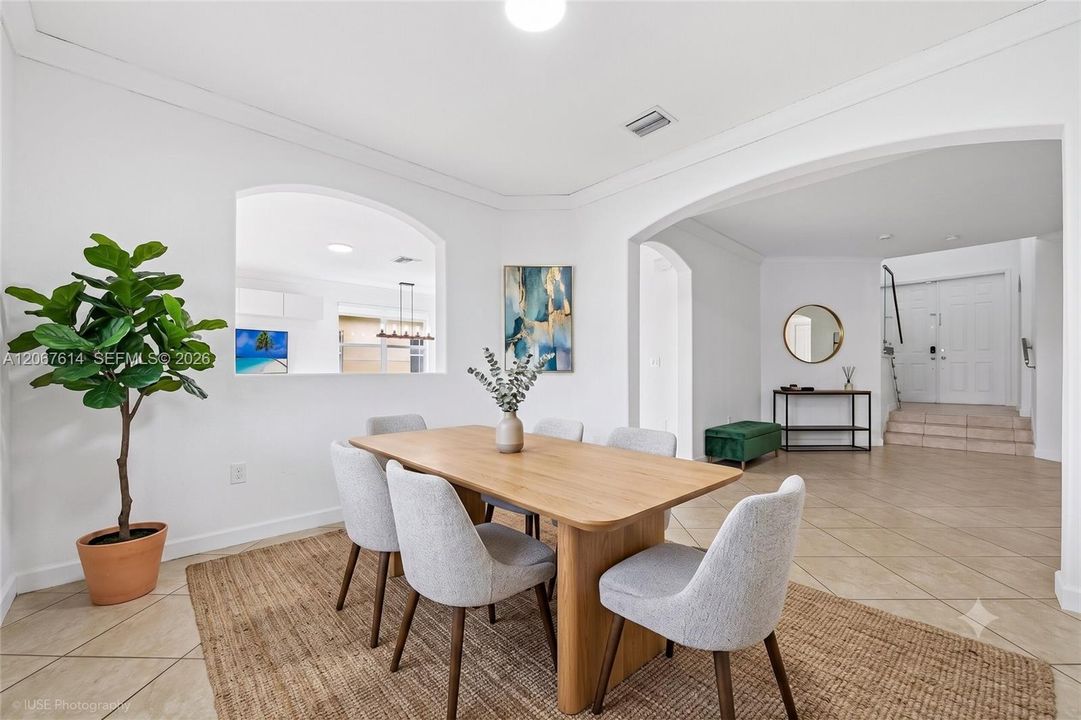 For Sale: $825,000 (4 beds, 2 baths, 2217 Square Feet)