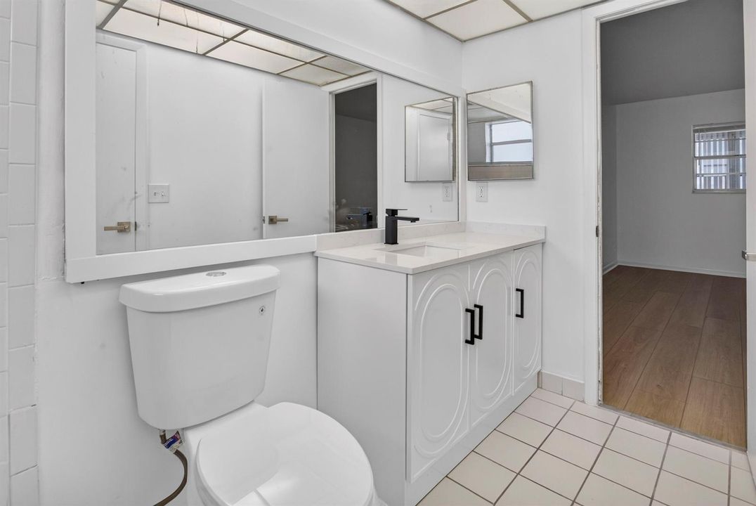 Bathroom 2 (1)