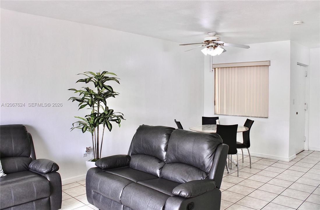 For Sale: $319,999 (2 beds, 2 baths, 1020 Square Feet)