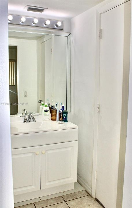 For Sale: $319,999 (2 beds, 2 baths, 1020 Square Feet)