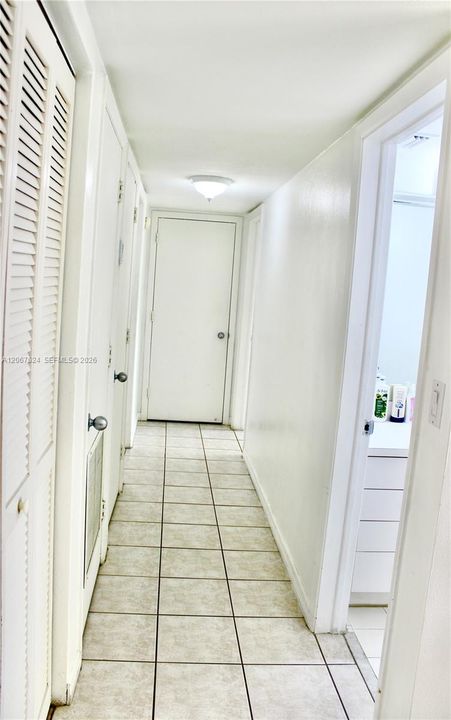 For Sale: $319,999 (2 beds, 2 baths, 1020 Square Feet)