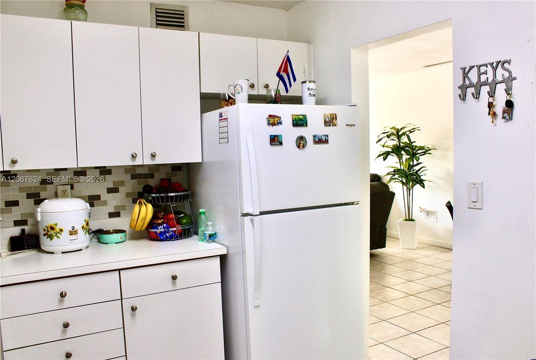 For Sale: $319,999 (2 beds, 2 baths, 1020 Square Feet)