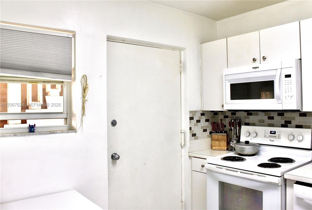 For Sale: $319,999 (2 beds, 2 baths, 1020 Square Feet)