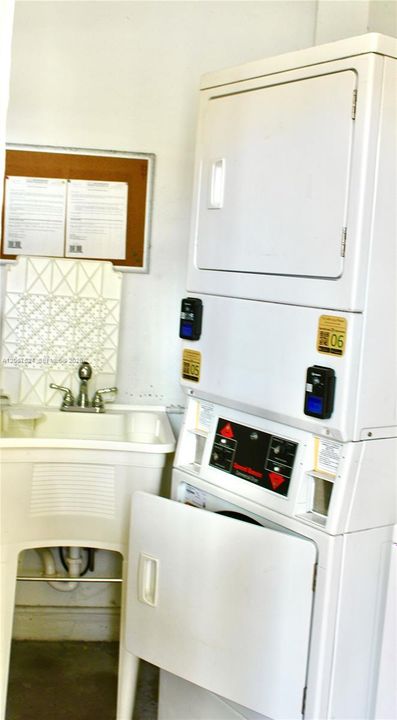 For Sale: $319,999 (2 beds, 2 baths, 1020 Square Feet)
