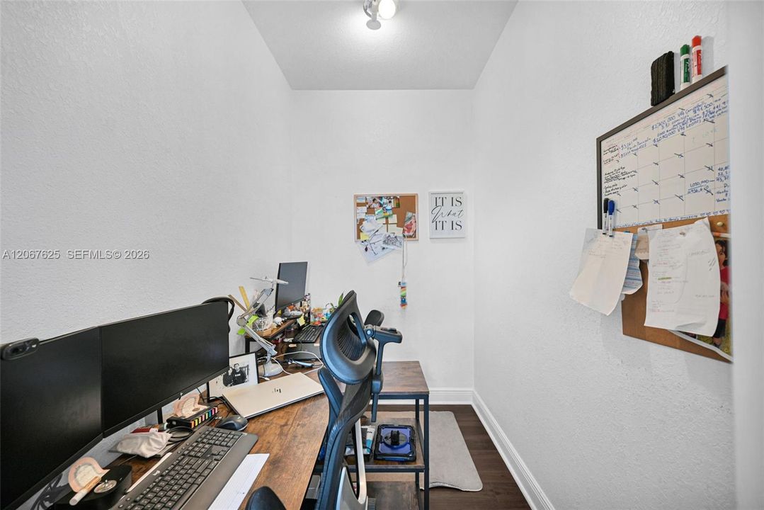 For Rent: $3,500 (3 beds, 3 baths, 1782 Square Feet)