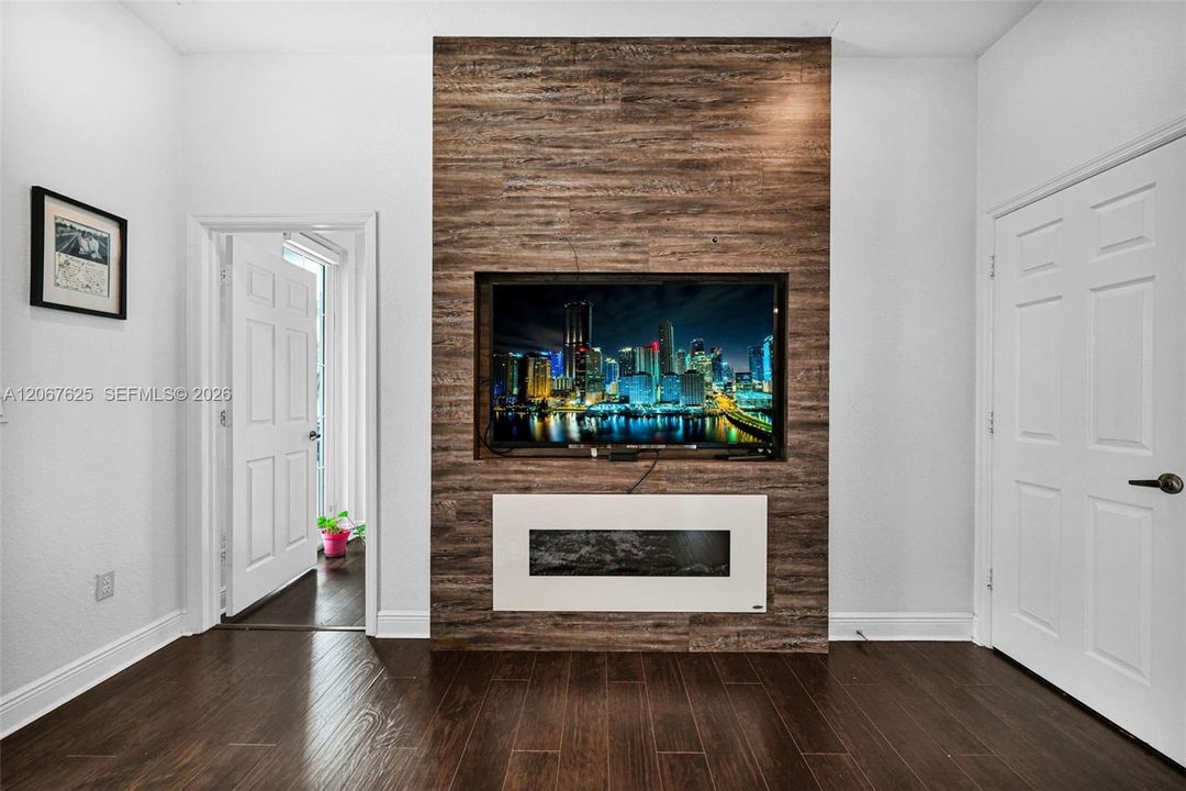 For Rent: $3,500 (3 beds, 3 baths, 1782 Square Feet)