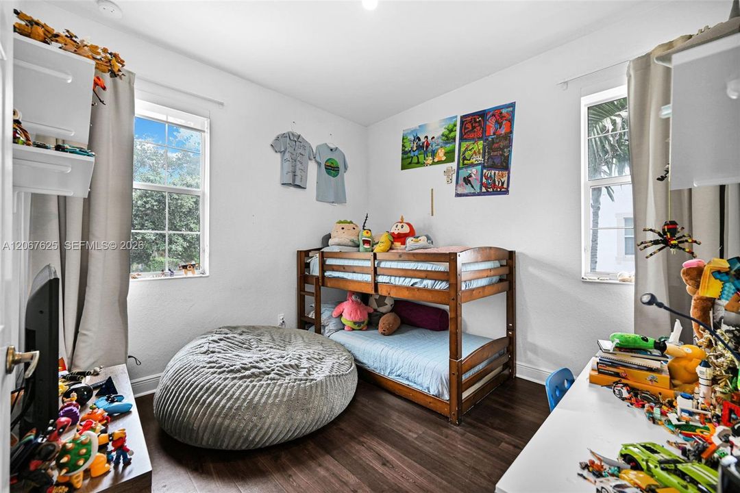 For Rent: $3,500 (3 beds, 3 baths, 1782 Square Feet)