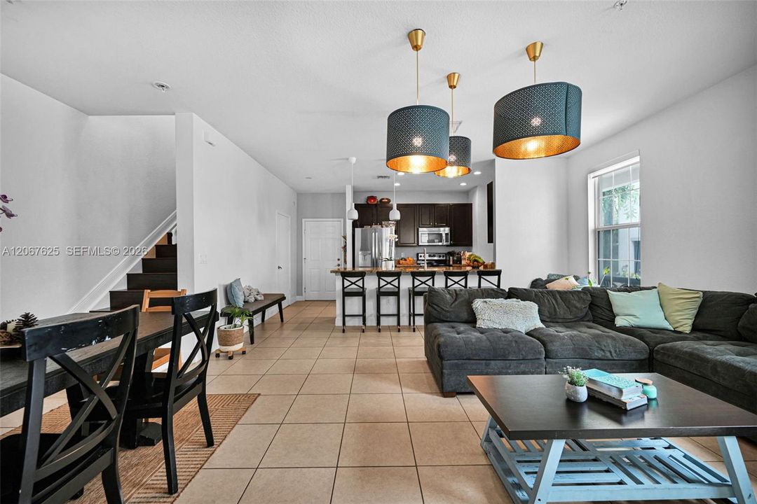 For Rent: $3,500 (3 beds, 3 baths, 1782 Square Feet)