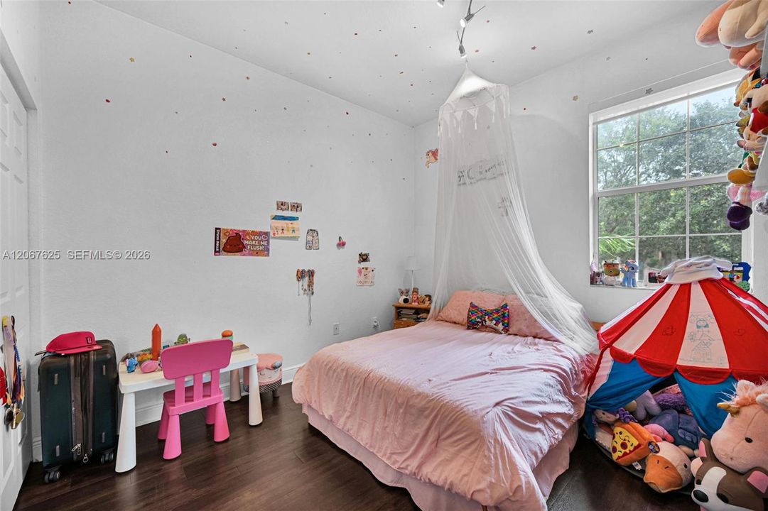 For Rent: $3,500 (3 beds, 3 baths, 1782 Square Feet)
