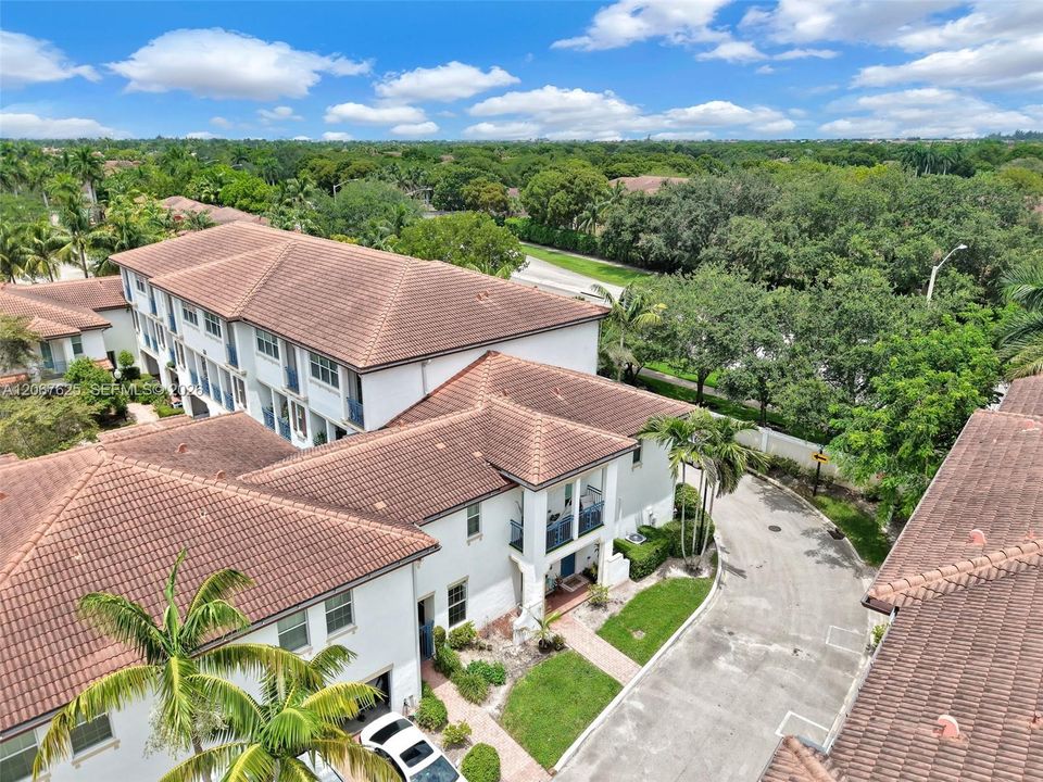 For Rent: $3,500 (3 beds, 3 baths, 1782 Square Feet)