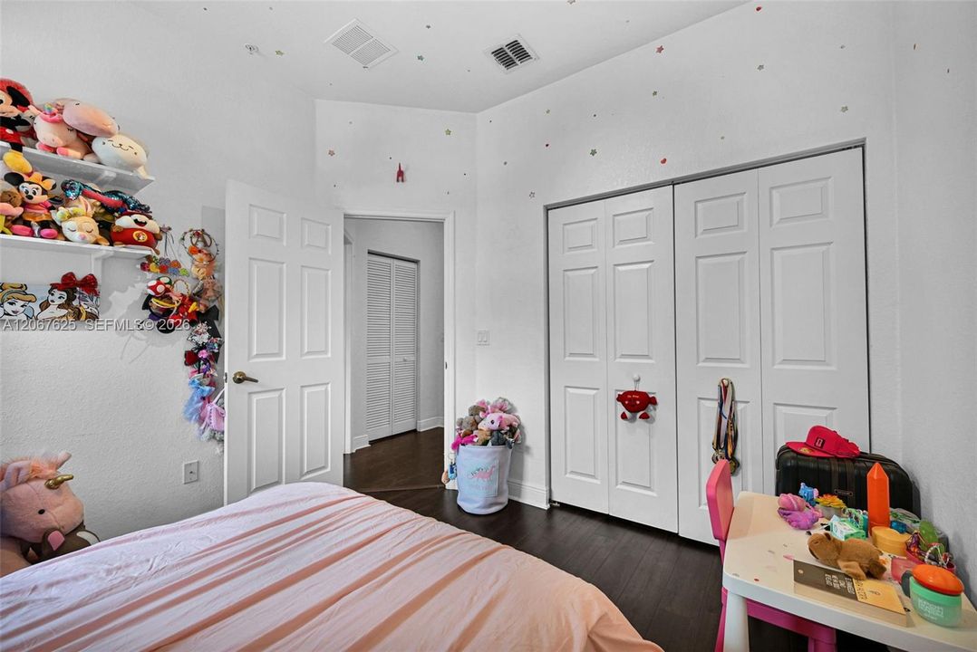 For Rent: $3,500 (3 beds, 3 baths, 1782 Square Feet)