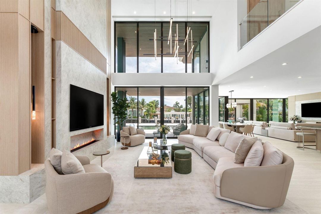 2400 Barcelona Dr_1oakstudios_18