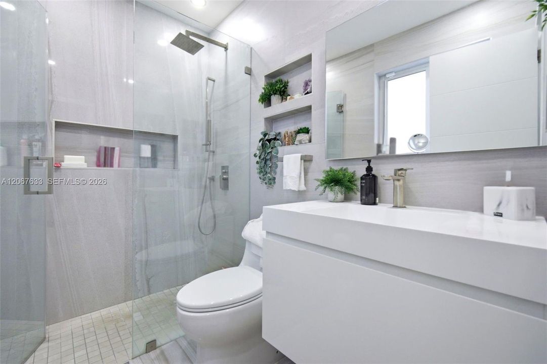 For Rent: $6,500 (3 beds, 2 baths, 2093 Square Feet)