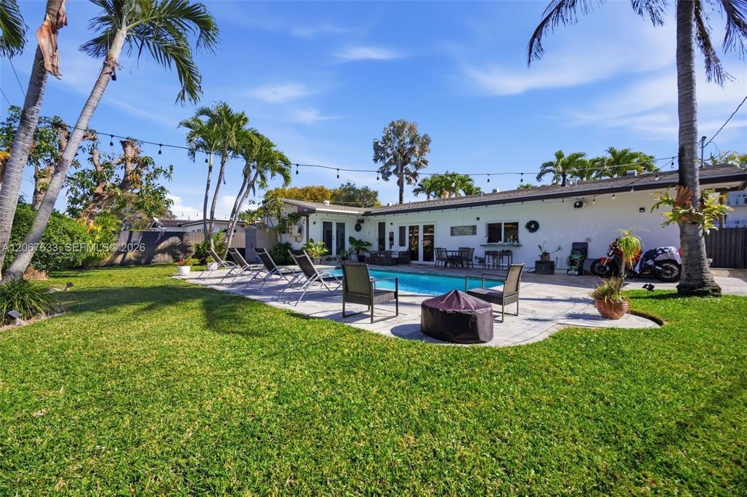 For Rent: $6,500 (3 beds, 2 baths, 2093 Square Feet)
