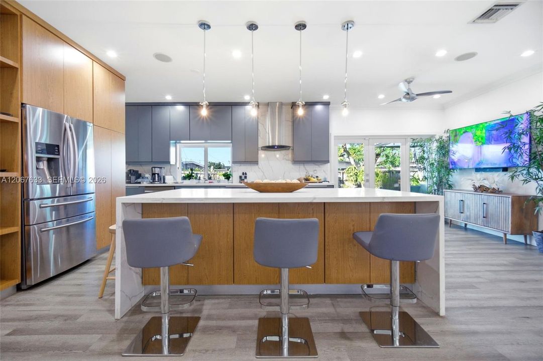 For Rent: $6,500 (3 beds, 2 baths, 2093 Square Feet)