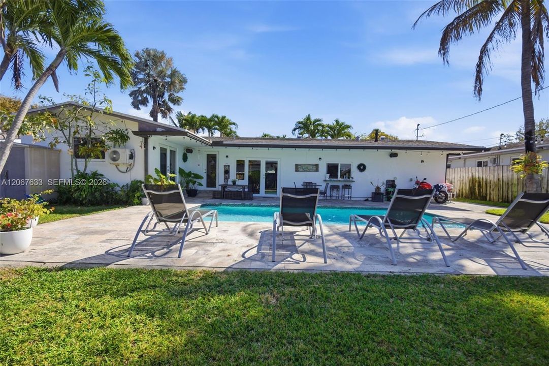 For Rent: $6,500 (3 beds, 2 baths, 2093 Square Feet)