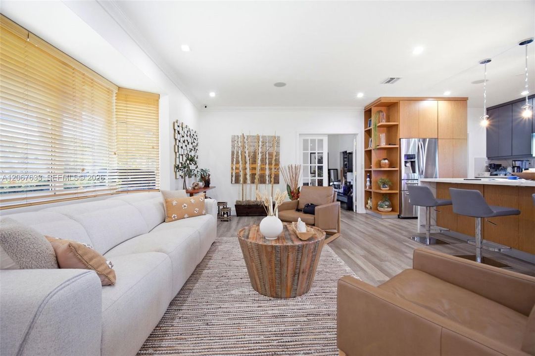 For Rent: $6,500 (3 beds, 2 baths, 2093 Square Feet)