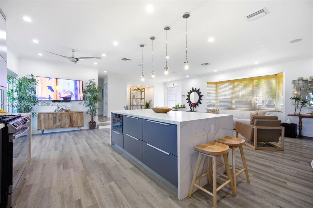 For Rent: $6,500 (3 beds, 2 baths, 2093 Square Feet)