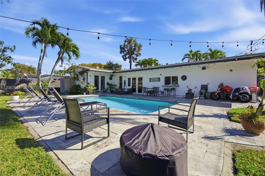For Rent: $6,500 (3 beds, 2 baths, 2093 Square Feet)
