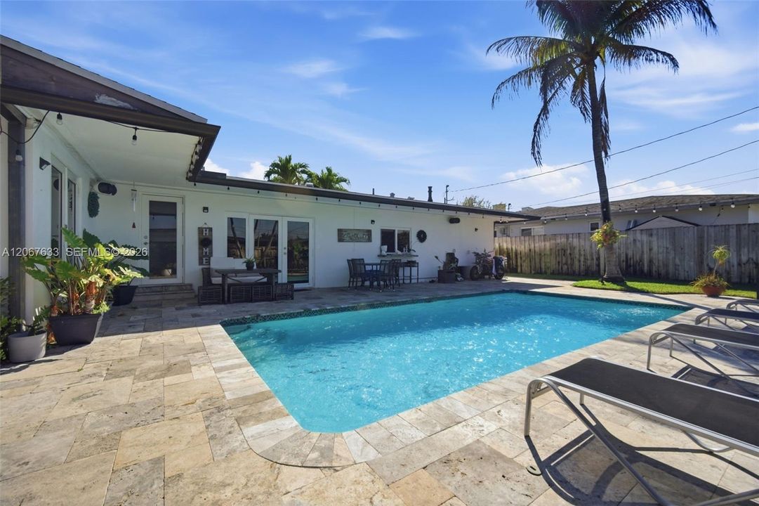 For Rent: $6,500 (3 beds, 2 baths, 2093 Square Feet)
