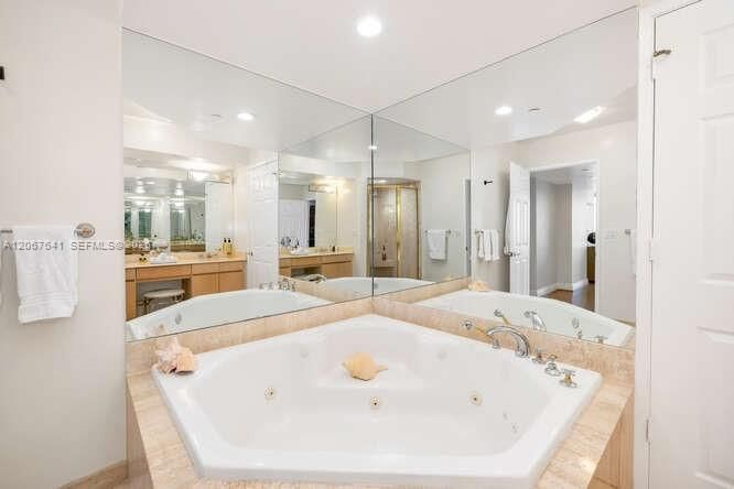 For Rent: $8,900 (3 beds, 3 baths, 2210 Square Feet)