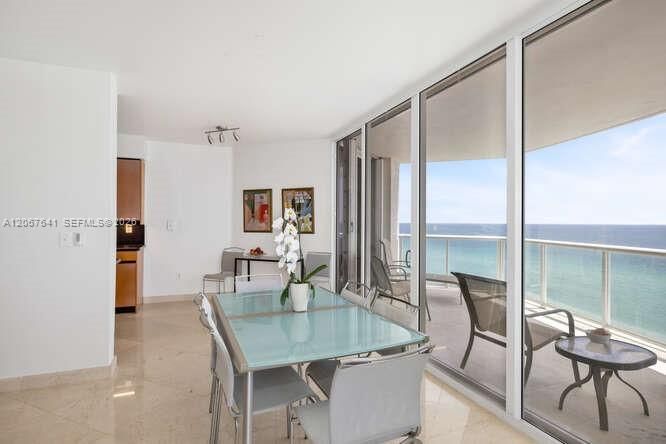 For Rent: $8,900 (3 beds, 3 baths, 2210 Square Feet)