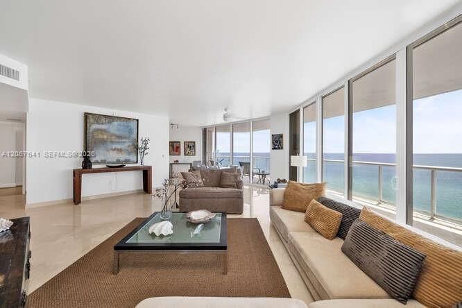 For Rent: $8,900 (3 beds, 3 baths, 2210 Square Feet)