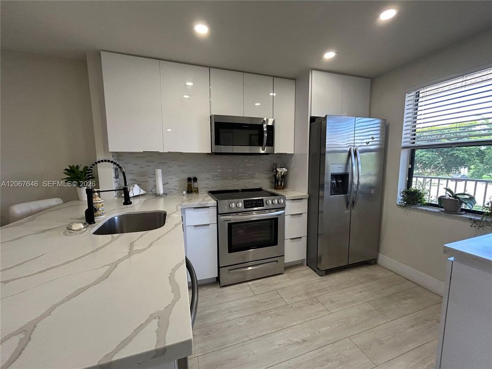 En Venta: $145,000 (2 camas, 2 baños, 815 Pies cuadrados)